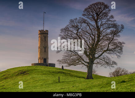 Die B aufgeführten Narrheit, Binns Turm (aka "alyell Torheit" und "Die Wette"), auf dem Gelände des Hauses der Binns, in West Lothian. Als Resultat gebaut Stockfoto