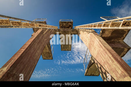 Alte tauchen Plattform von unten gesehen Stockfoto