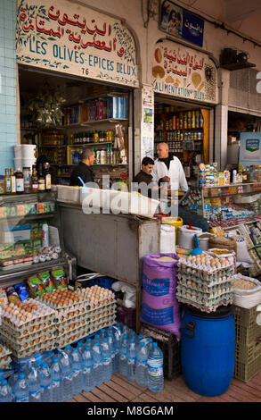 Mc 190 Marokko, Casablanca, Central Market, Händler in Ständen rund um einen zentralen Innenhof Stockfoto