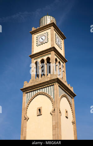 Marokko, Casablanca, Avenue Des Far, alten Medina Uhrturm in Marrakesch Gate Stockfoto