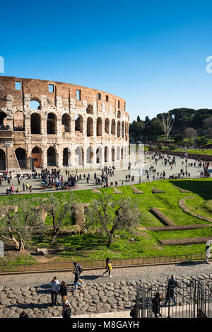 Das Kolosseum oder Kolosseum Palatin. Auch als der Flavischen Amphitheater, eine ovale Amphitheater im Zentrum der Stadt Rom, Italien bekannt. Stockfoto