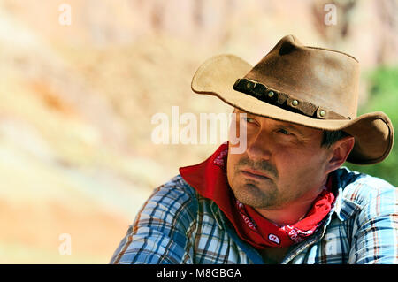 AUS WEST - braucht ein Cowboy Zeit um sich auszuruhen und zu reflektieren. Stockfoto