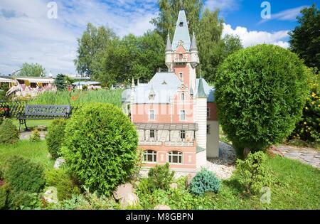 KOWARY, Polen - 12. JULI 2017: Modell der Palast in der bobrow in Miniatur Park Stockfoto