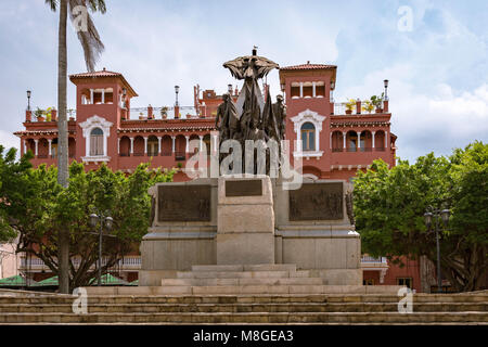 Plaza Bolivar in der Casco Viejo ist zu Simon Bolivar, den Südamerikanischen Held, led-Revolutionen gegen den spanischen Reich gewidmet. Stockfoto
