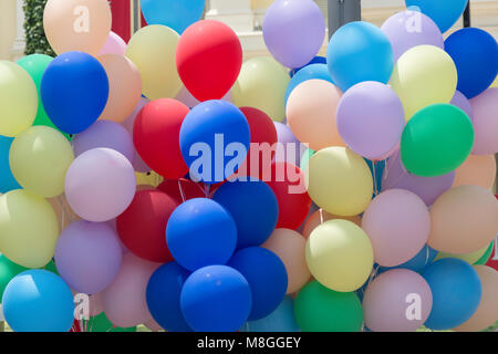 Bunte Luftballons außerhalb Asian Civilisations Museum (ACM), Kaiserin, Civic District, Singapur Insel (Pulau Ujong), Singapur Stockfoto