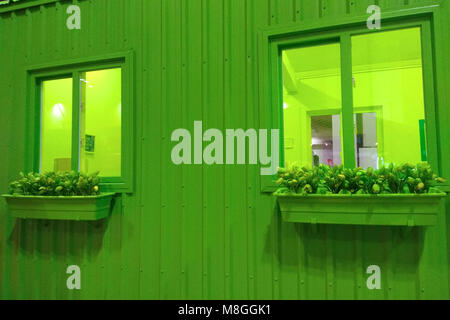 Green Color Haus - Konzept der grünen Umgebung Stockfoto