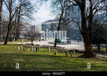 Sarajevo, Bosnien und Herzegowina - 27. Januar 2018 - Kinder von Sarajevo Platz und das Denkmal für die Kinder in Sarajewo während des jugoslawischen getötet Stockfoto