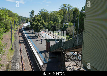 Wahroonga Bahnhof auf Sydney upper North Shore, Teil der Ku-Ring-Gai Gemeinde und der Sydney Züge von New South Wales, Australien Stockfoto