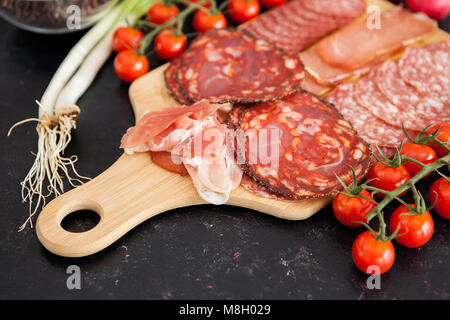Nahaufnahme auf verschiedenen Fleisch Vorspeisen Stockfoto