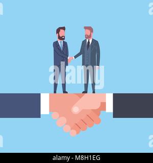 Zwei Geschäftsleute die Hände schütteln auf Handshake Business-Vereinbarung und Konzept der Partnerschaft Stock Vektor