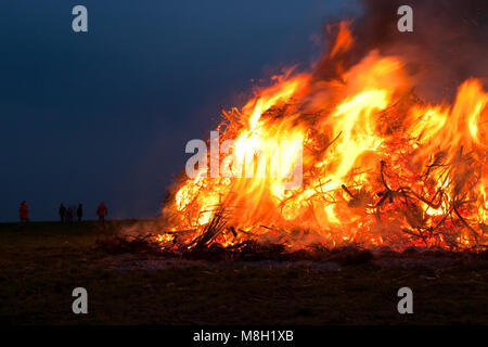 Osterfeuer, ein alter deutscher Tradition Stockfoto