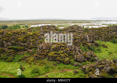 Luftaufnahme von Felsen mit Moos in Island Stockfoto