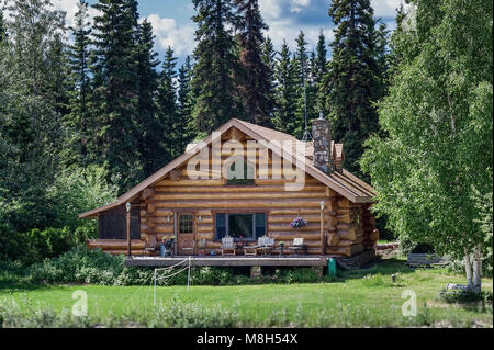 Log cabin Home am Ufer des Chena River, Fairbanks, Alaska, USA. Stockfoto