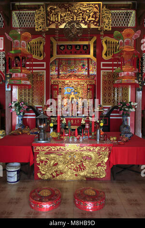 Thailand, Phuket, Phuket Town, Sanjao Sam San, chinesische Tempel, Interieur, Stockfoto