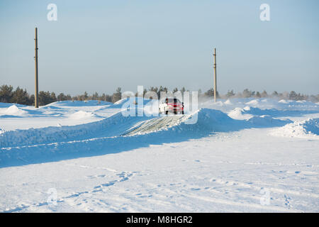 Asbest, Russland, Februar 4, 2018 - 2. Phase der Russischen Cup Rallye 2018" Uralasbest 2018', Lada 2114 Auto, Startnummer 15. Stockfoto