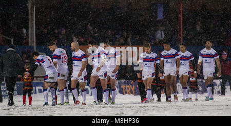 17. März 2018, Beaumont rechtliche Stadion, Wakefield, England; Betfred Super League Rugby, Wakefield Trinity versus Widnes Vikings; Wakefield Trinity, die für den Start des Spiels Credit: Aktuelles Bilder/Alamy leben Nachrichten Stockfoto