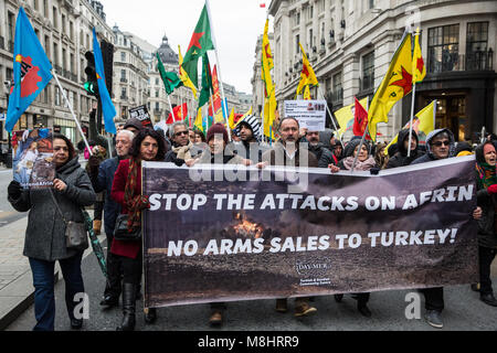 London, Großbritannien. 17. März, 2018. Mitglieder der kurdischen Gemeinschaft melden sie Tausende von Menschen die Teilnahme an der Demonstration gegen Rassismus, um bis zu Rassismus Stand organisiert, um die Regierung aufzufordern, die dubs Änderungsantrag zu erlassen, die es zu "so schnell wie möglich handeln, "unbegleitete Flüchtlingskinder zu verlagern und in Europa unterstützen, und die auf der Flucht vor Krieg und Verfolgung zu unterstützen. Credit: Mark Kerrison/Alamy leben Nachrichten Stockfoto