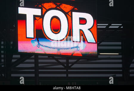 FC Augsburg Fußball, Augsburg, März 17, 2018, Screenboard, zeigt TOR, ZIEL FC Augsburg - SV WERDER BREMEN 1-3 1. Deutschen Fußball-Bundesliga, Spieltag 27, Augsburg, März 17, 2018, Saison 2017/2018 © Peter Schatz/Alamy leben Nachrichten Stockfoto