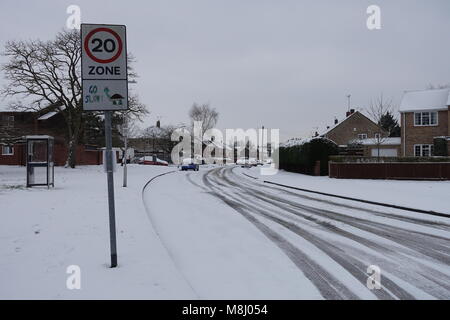 Reading, Großbritannien. 18. März 2018. UK Wetter: Schnee im Lesen als "das Tier aus dem Osten 2' hits Berkshire. Matthäus Ashmore/Alamy leben Nachrichten Stockfoto