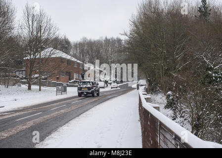 Schnee bedeckten Straßen in Shropshire in den West Midlands während des mittleren Wochenende im März 2017 Stockfoto