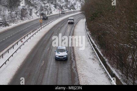 Schnee bedeckten Straßen in Shropshire in den West Midlands während des mittleren Wochenende im März 2017 Stockfoto