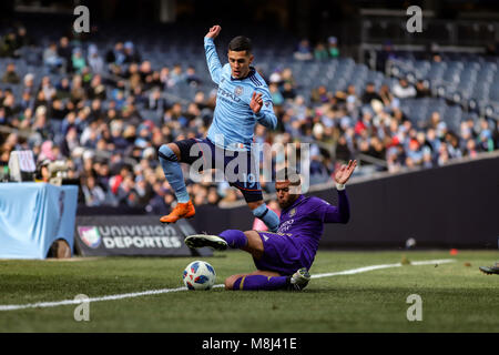 NYCFC vs Orlando Stadt SC Aktion im Yankee Stadium am 17. März 2018. NYCFC gewann 2-0. Stockfoto