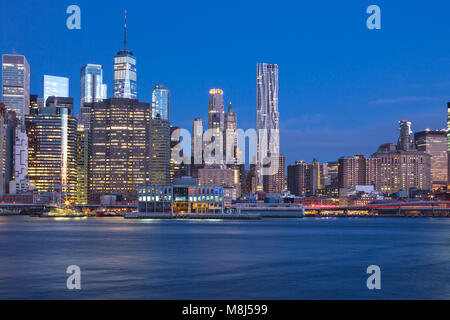 SKYLINE VON DOWNTOWN EAST RIVER MANHATTAN NEW YORK CITY USA Stockfoto
