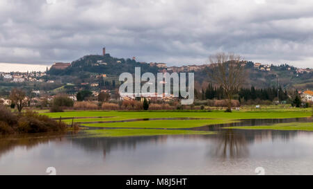 Große Überschwemmungen in San Miniato, Pisa, Toskana, Italien Stockfoto