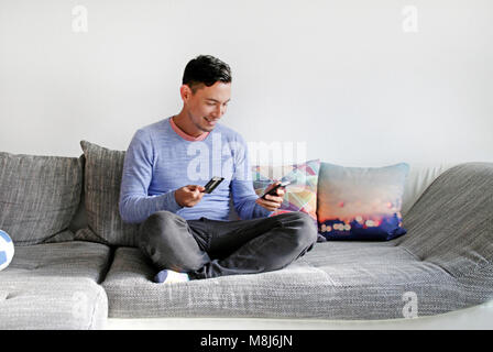 Online-shopping mit Kreditkarte Stockfoto