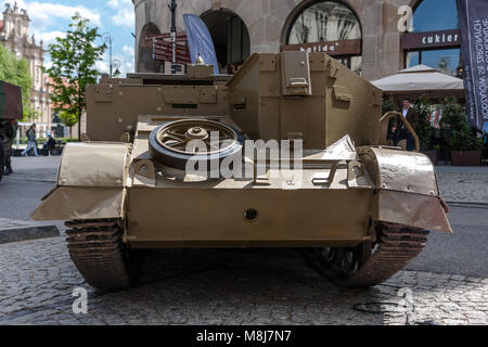 T 16 Universal Carrier, Bren Gun Carrier, leicht gepanzertes Kettenfahrzeug, Zweiter Weltkrieg. Öffentliche feiern. Warschau, Polen - Mai 08, 2015 Stockfoto