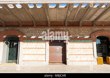 Matadero Gebäude ist eine alte ehemalige Schlachthof im Arganzuela Distrikt hat zu einem Kulturzentrum umgebaut. Madrid. Spanien Stockfoto