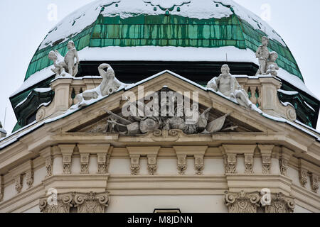 Wien, Österreich. Februar 2, 2017. Obere Belvedere Palace an einem verschneiten Wintertag Stockfoto