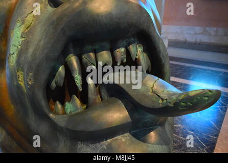 Ein Damien Hirst Skulptur aus der Ausstellung "Schätze aus dem Wrack Der Unglaublich", Palazzo di Grassi & Punta della Dogana, Venedig, Italien Stockfoto