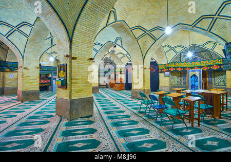 ISFAHAN, IRAN - Oktober 20, 2017: Das Klassenzimmer der Chaharbagh theologische Schule befindet sich in der Moschee, am 20. Oktober in Isfahan. Stockfoto