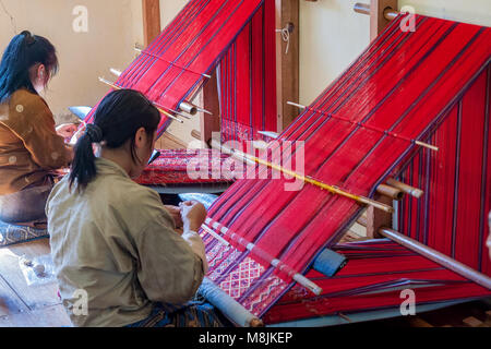 Bhutanesische Frau Weberei - Bhutan Stockfoto