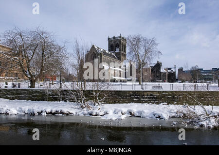 Paisley Abbey im Schnee. Stockfoto