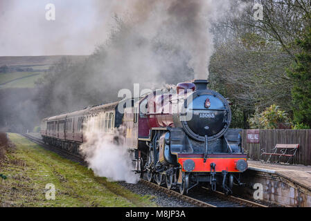 Die Mogul Dampflok die Krabbe abgebildet auf der East Lancashire Railway an Irwell Vale zu stoppen. Stockfoto