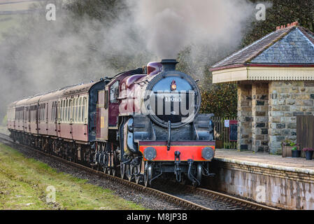 Die Mogul Dampflok die Krabbe abgebildet auf der East Lancashire Railway an Irwell Vale zu stoppen. Stockfoto