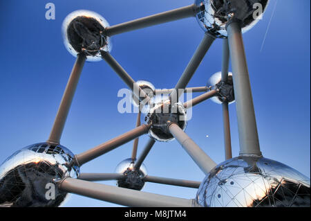 Atomium für 1958 der Brüsseler Weltausstellung (Expo 58) Plateau du "Heysel/Heizel" in Brüssel, Belgien, gebaut. 23. April 2010 © wojciech Strozyk/ Stockfoto