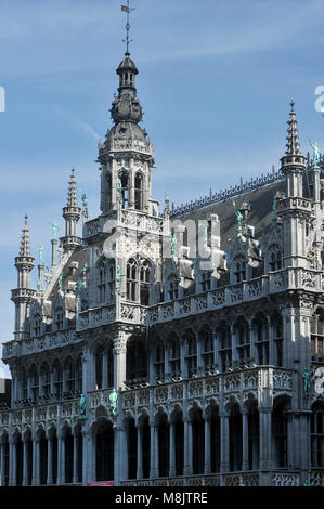 Museum der Stadt Brüssel im Neugotischen Maison du Roi (King's House) auch als Broodhuis (Breadhouse) aus dem XIX. Jahrhundert am Grand Place (Gran Stockfoto