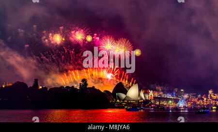 Silvester Feuerwerk und Feiern in Sydney, Australien Stockfoto