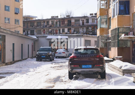 Hunchun, Jilin, China - 8. März 2018: Die chinesischen Slums der armen Gegend der chinesischen Stadt in der nördlichen Provinz, wo die Armen des Landes Stockfoto