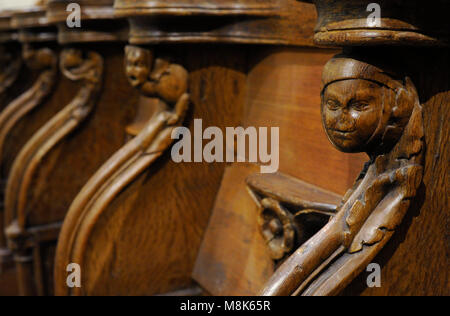 Chorgestühl der ehemaligen Stiftskirche St. George aus Wassenberg am Niederrhein, Deutschland, C. 1298. Eiche. Detail. Museum Schnütgen. Köln, Deutschland. Stockfoto