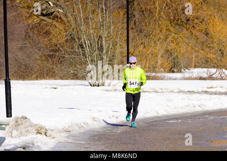 Winter run um gefrorenen See in Stockholm, Schweden. Stockfoto