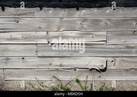 Verwitterten grauen Holz Abstellgleis auf alten Bauernhof Scheune, 2017. Stockfoto