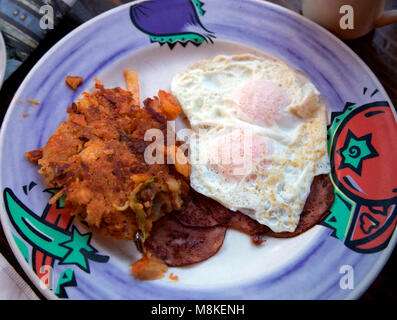 Eier über Einfach bei Georgios 51th Street an der 9. Avenue, New York City Stockfoto