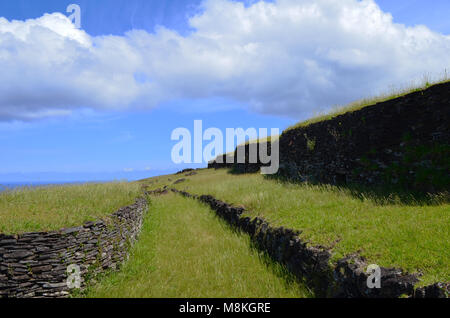 Orongo zeremoniellen Dorf in der Nähe der Caldera des Vulkans Rano Kao, Rapa Nui Stockfoto