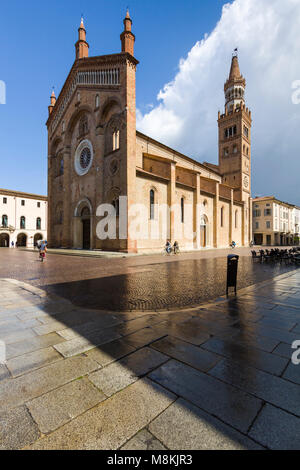 Den Dom und Kathedrale Santa Maria Assunta (Kathedrale Mariä Himmelfahrt), Crema, Lombardei, Italien, eine mittelalterliche Kirche von c. 1280-1340. Stockfoto