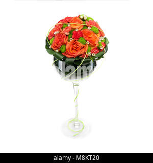 Schönen Blumenstrauß orange Rosen auf weißem Hintergrund Stockfoto