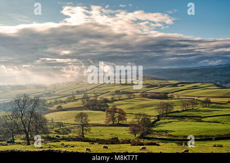 Rolling englische Landschaft in der Nähe von Staveley Stockfoto